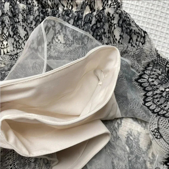 Alice + Olivia Cara Flared Lace Mini Dress Black Ivory Contrast Cocktail Size 4 - Picture 15 of 17